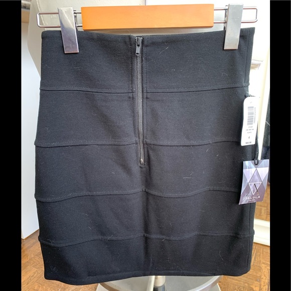 Aritzia Talula knitted pencil shirt BNWT - Picture 2 of 2